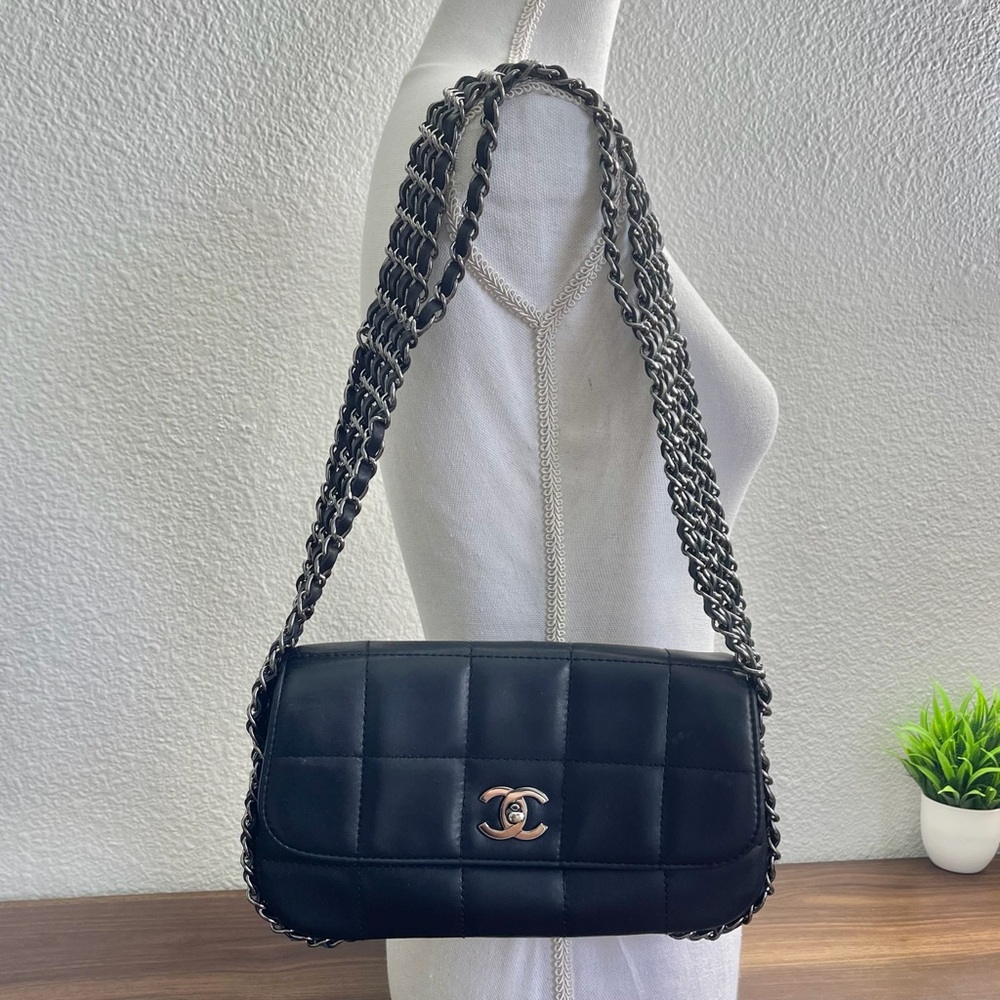 Chanel Black Leather Shoulder Bag with Chain Strap